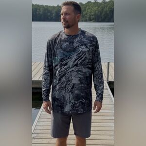 🌊 Realtree Fishing Men’s Reversible Long‎ Sleeve Top – Size 2XL 🌊. 02/26-03